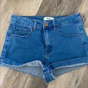 super adorable stretchy jean shorts